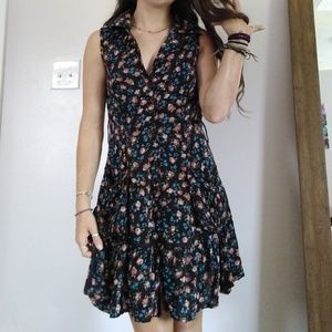 Adorable vintage button up floral dress